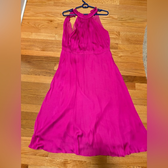Banana republic fuscia soft satin midi dress 8 - Picture 2 of 3